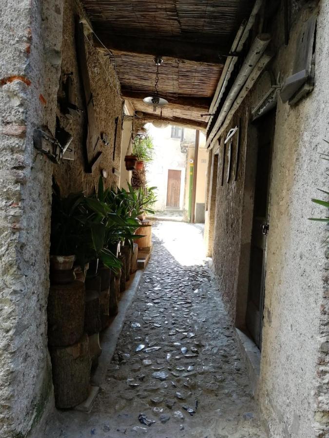 L'Antico Borgo, Un Mix Di Storia E Romanticismo Villa Lierna Exterior foto