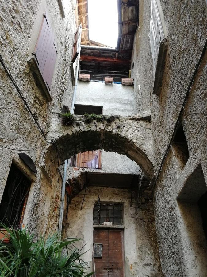 L'Antico Borgo, Un Mix Di Storia E Romanticismo Villa Lierna Exterior foto